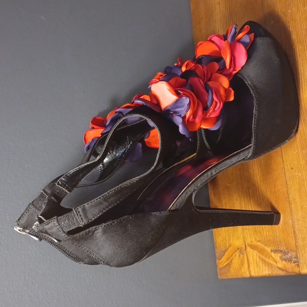 Call it Spring platforms - Picture 2 of 15